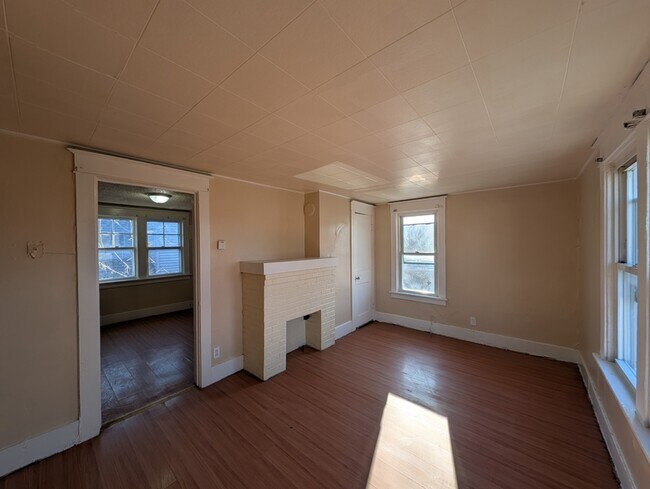 Building Photo - 373 Esser Ave