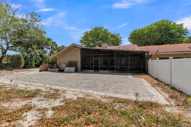 Building Photo - 23265 Boca Club Colony Cir