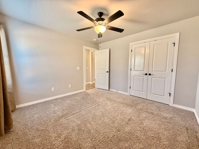 Building Photo - Gorgeous Newer Build! 3 Bed 2 Bath in Deer Creek Schools