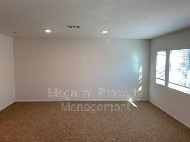 Building Photo - 28385 Oriole Way