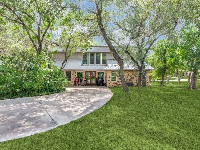 Building Photo - 7905 Skylake Dr