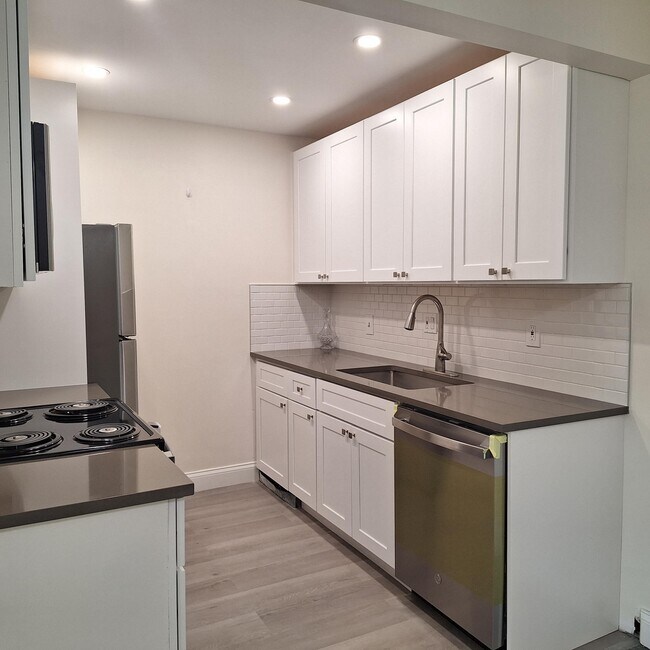 Building Photo - 2092 Wolverton E