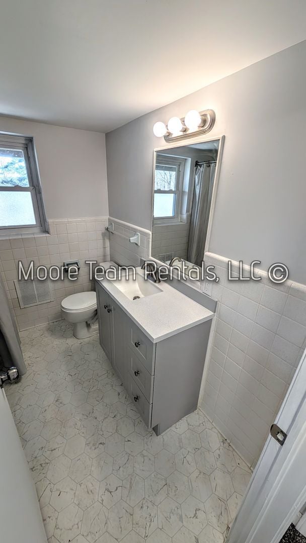 Building Photo - Spacious Updated Home on 1.6 Acres – Prime Location Near Arden, Fletcher & Mills River