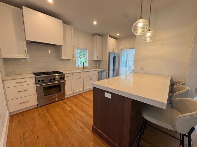 Building Photo - 34a Manomet Ave