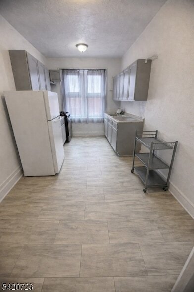 Building Photo - 112 Lincoln St