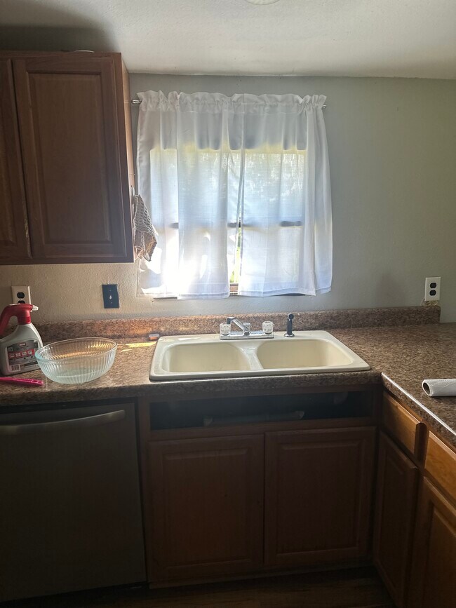 Building Photo - 122 S Georgetown Rd