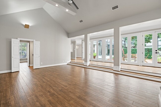 Building Photo - 230 Lakeside Blvd