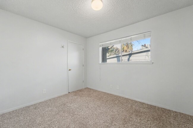 Building Photo - 3 bedroom 1 bath house in Yuba City