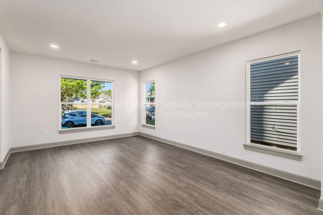 Building Photo - 72 Hayden Ave