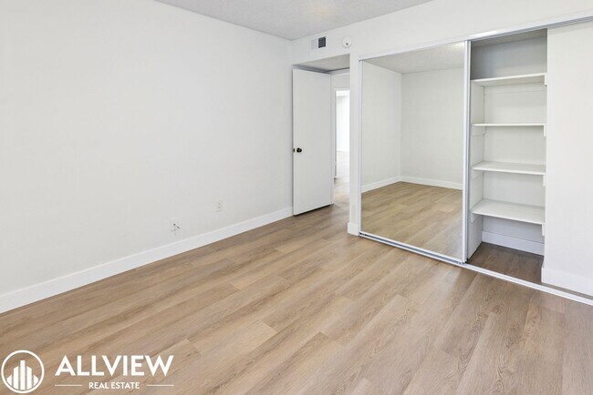 Building Photo - Recently Renovated Two-Story Home in Jasmi...