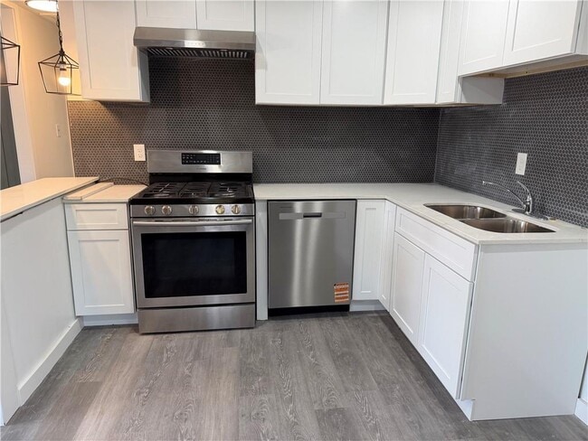 Building Photo - 1772 Martin Pl