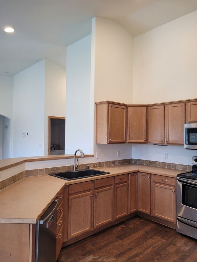 Building Photo - Sandcastle Estates Home - Pet friendly