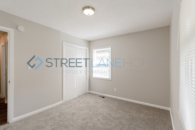 Building Photo - 109 Camellia Cir