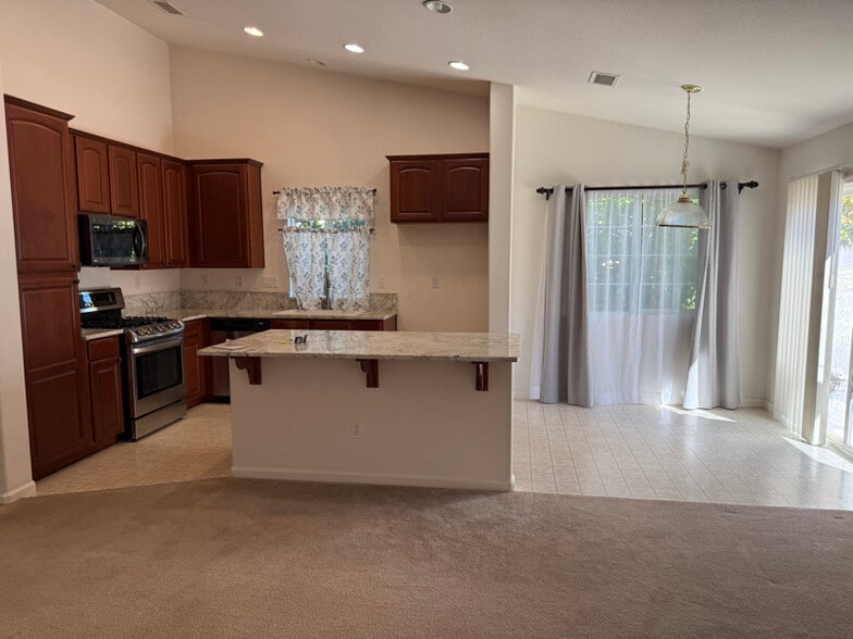 Building Photo - 1168 Fernwood Way