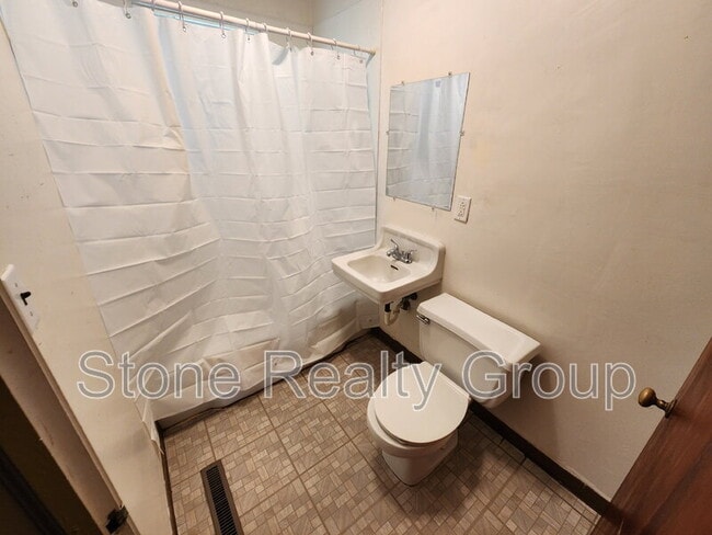 Building Photo - 1710 N 19th St