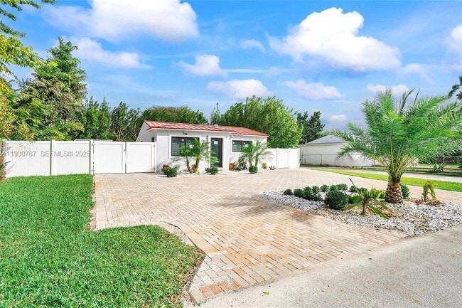 Building Photo - 1815 N 27th Ave