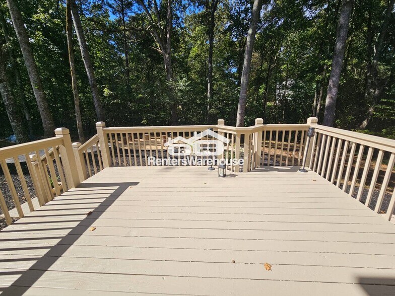 Building Photo - 2530 Wellsley Ln