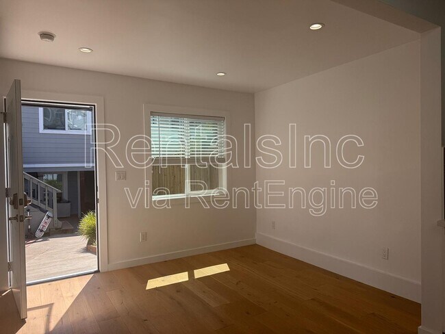 Building Photo - 53 Ledyard St