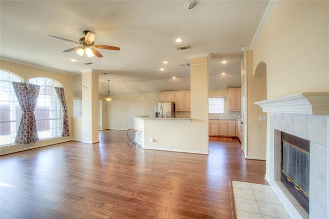 Building Photo - 1221 Greenway Dr