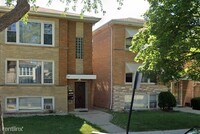 Building Photo - 3 br, 1 bath Triplex - 5955 South Kilbourn...