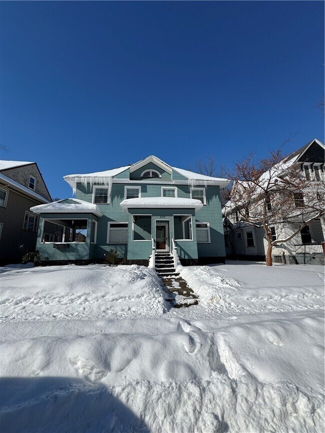 Building Photo - 275 Rosedale St