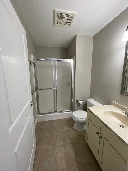 Building Photo - 10 Crowninshield St