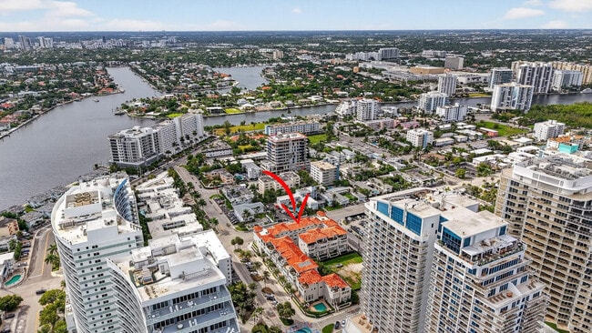 Building Photo - 508 N Birch Rd