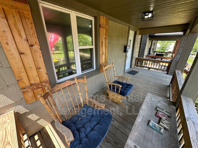 Building Photo - 2316 Spruce Ave