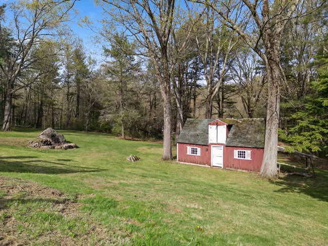 Building Photo - 486 Deercliff Rd