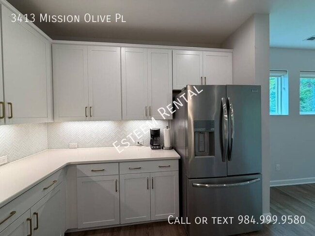 Building Photo - 3413 Mission Olive Pl