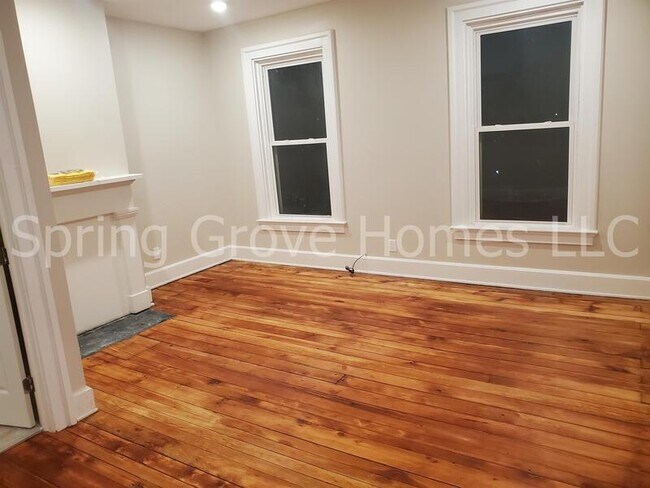 Building Photo - 710 Derby Ave