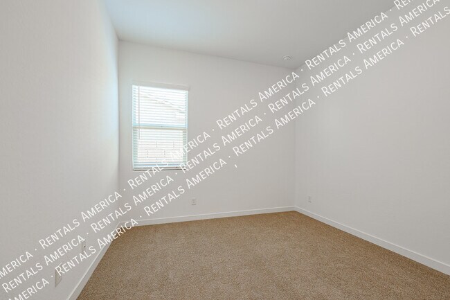 Building Photo - 2631 W Pecan Rd