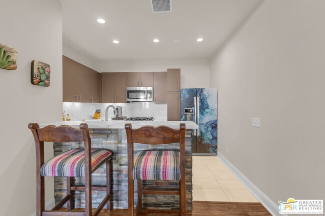 Building Photo - 3657 Quiet Side St