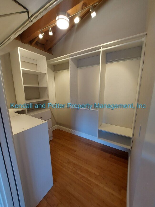 Building Photo - 5737 Soquel Dr