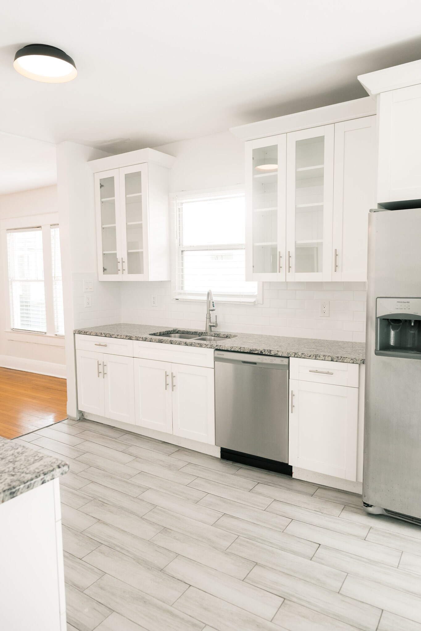 Building Photo - 902 W Columbus Dr