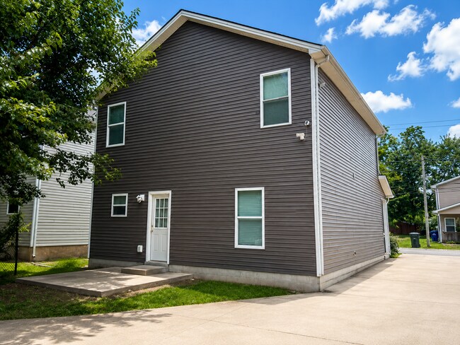 Building Photo - 275 American Ave
