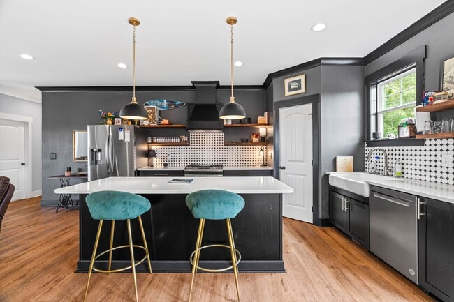 Building Photo - 3 Bedroom, 2 Bath Home on 6 Private Acres – $1,950/Month