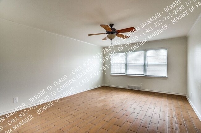 Building Photo - 518 Malden Dr