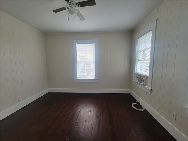 Building Photo - 2221 35th St