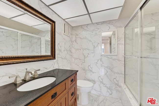 Building Photo - 10535 Wilshire Blvd