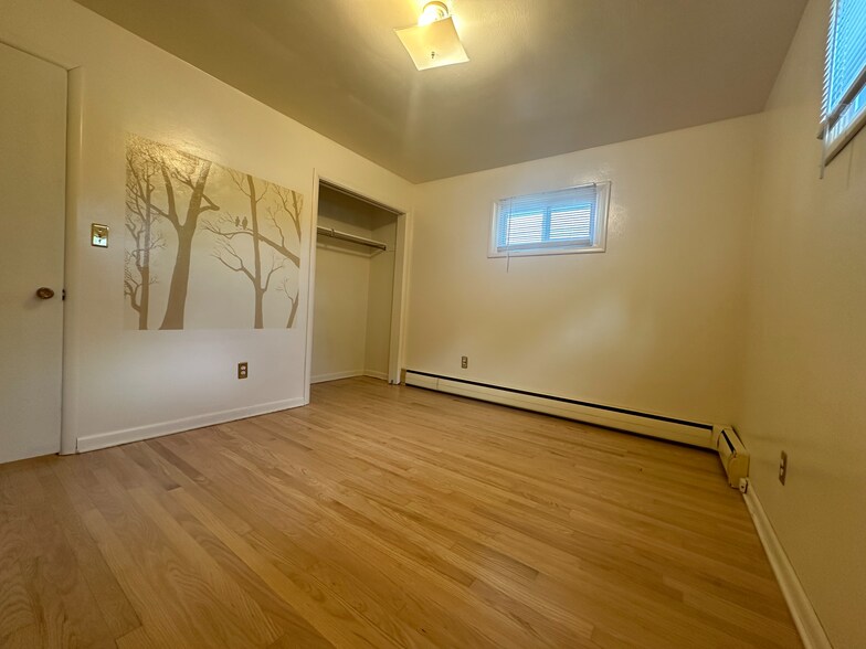 Upstairs bedroom - 411 Keller St