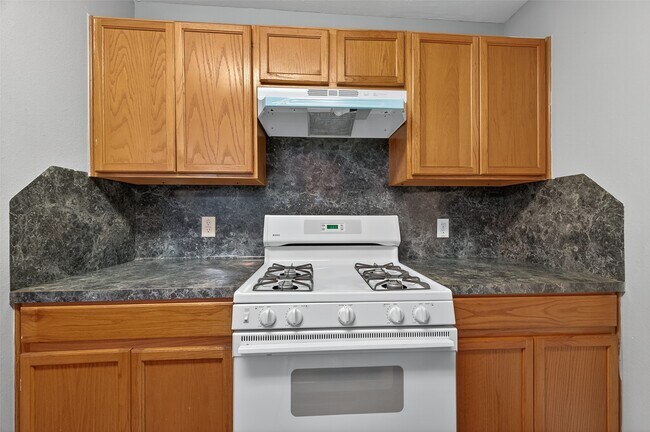 Building Photo - 8253 Fuqua Gardens Dr