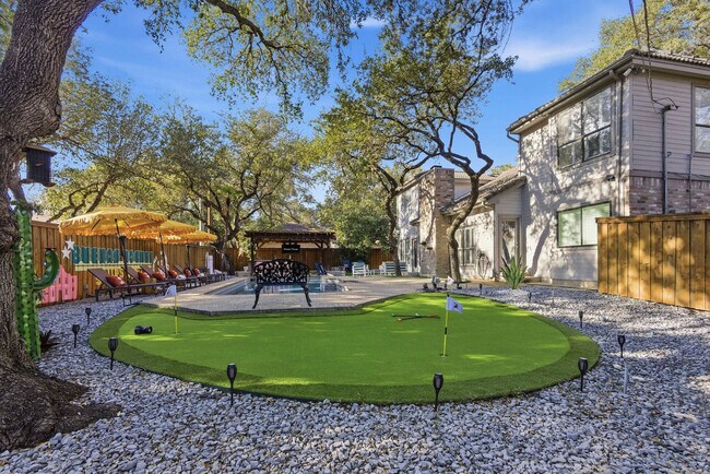 Building Photo - 12511 Chapel Bell St