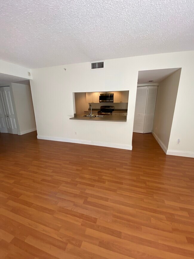 Building Photo - 820 Lavers Cir