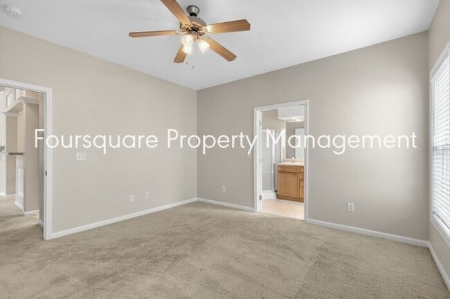 Building Photo - Single Family Home| 1st Floor Master Bedro...