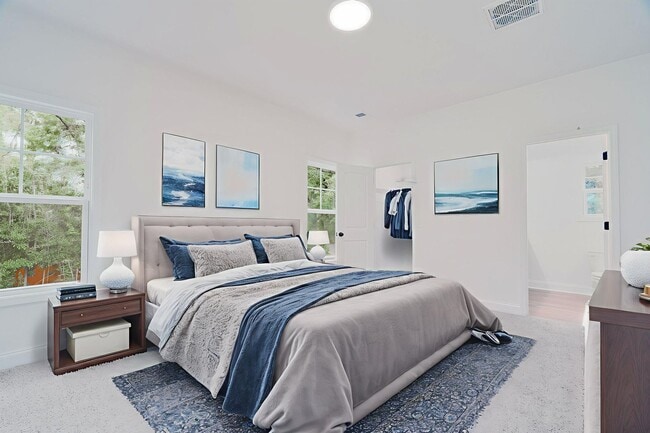 Building Photo - Modern New Build Minutes from Downtown Cha...