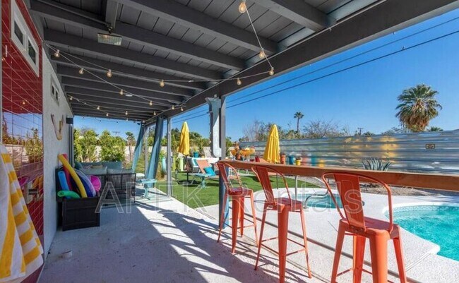 Building Photo - 2241 E Finley Rd