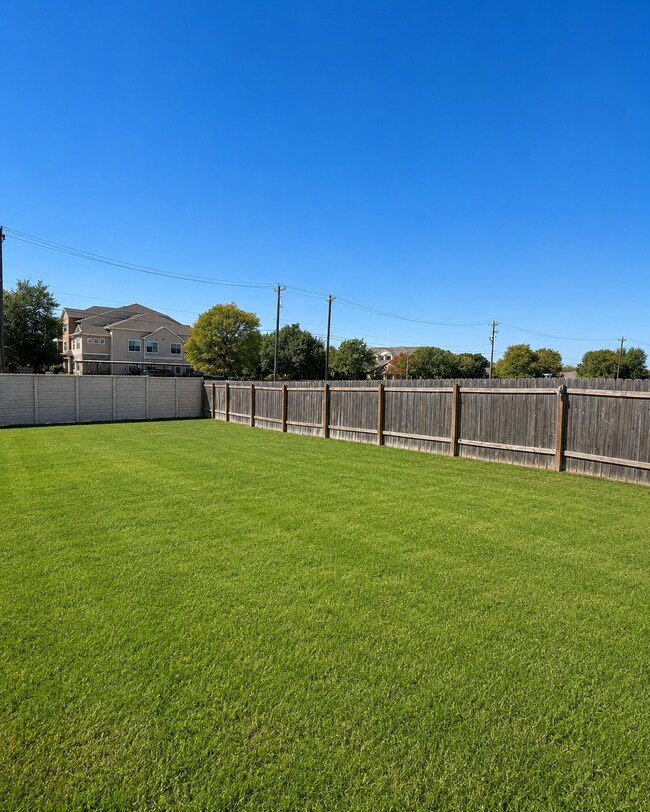 Building Photo - 436 Northwood Dr