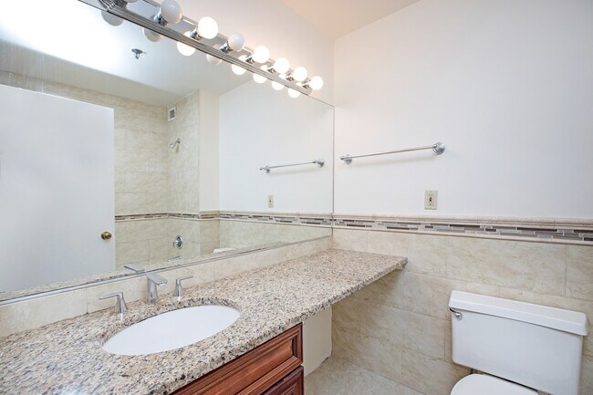 Building Photo - 25 Rockledge Ave