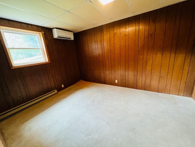 Building Photo - 401 Apperson Dr